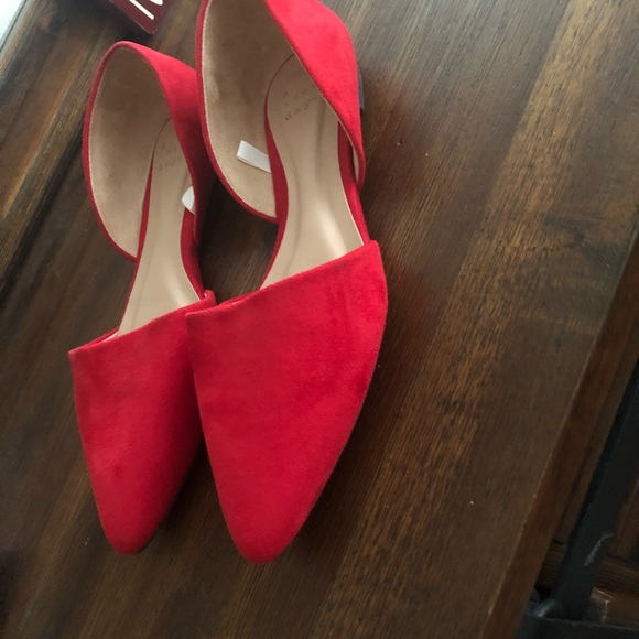 Red Flats - Picture 3 of 5